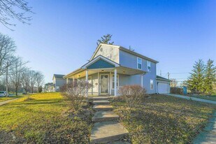 955 E Berry St in Fort Wayne, IN - Building Photo