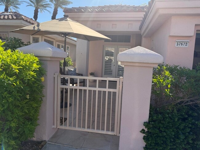 37672 Breeze Way in Palm Desert, CA - Building Photo - Building Photo