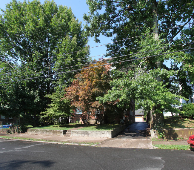 86 Sexton St in New Britain, CT - Foto de edificio - Building Photo