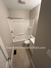 2724 Stringtown Rd in Evansville, IN - Building Photo - Building Photo