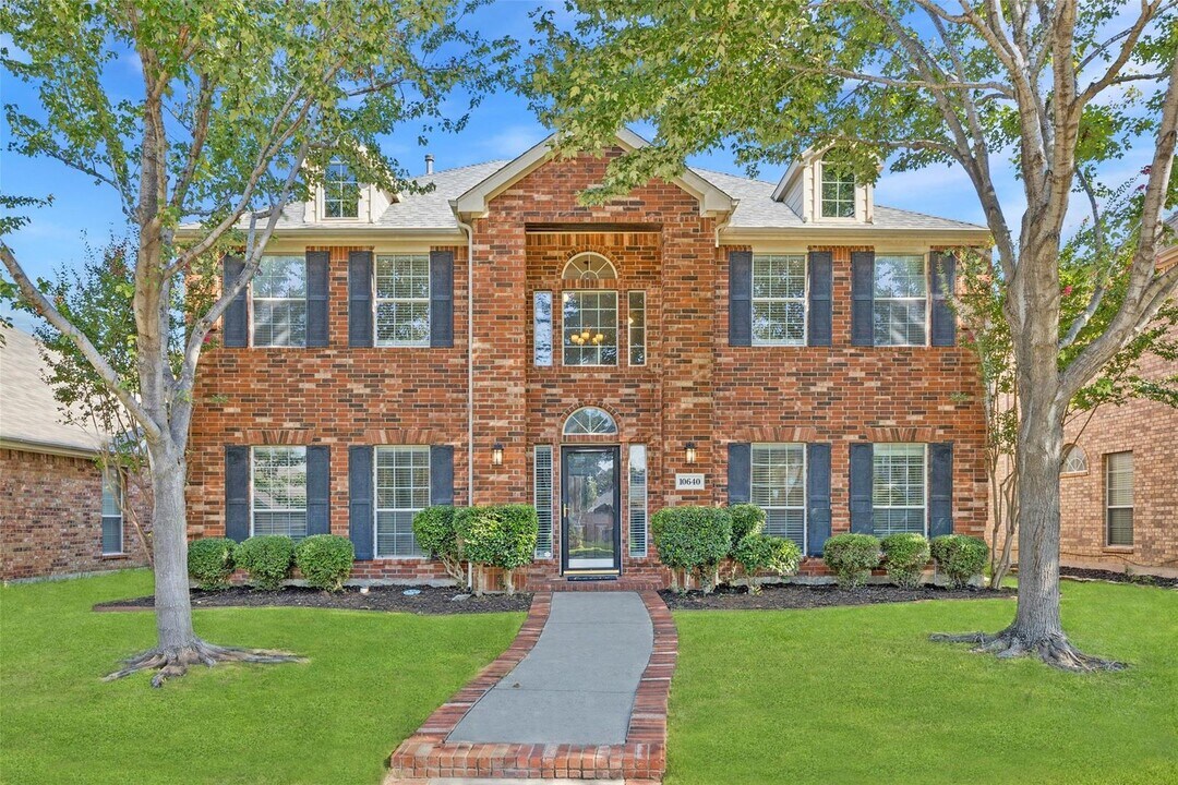 10640 Line Berry Ln in Frisco, TX - Building Photo