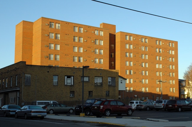 Philipsburg Towers in Philipsburg, PA - Foto de edificio - Building Photo