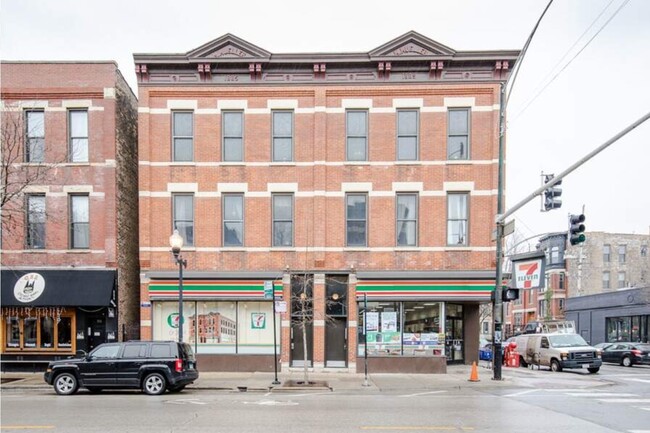 property at 957 W Armitage Ave