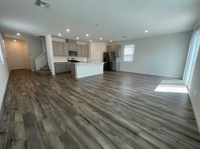 8917 Cherry Barn St in Las Vegas, NV - Building Photo - Building Photo
