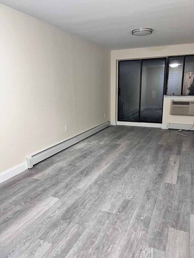 104-58 39th Ave-Unit -3rd Floor in Queens, NY - Foto de edificio - Building Photo