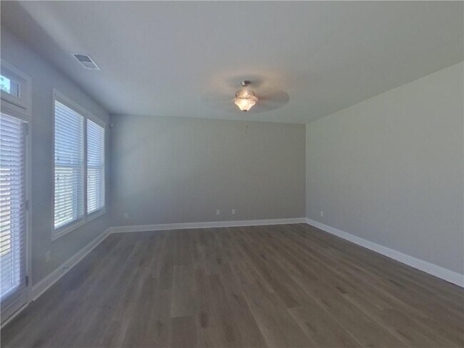 730 Ireland Ln in Dallas, GA - Building Photo - Building Photo