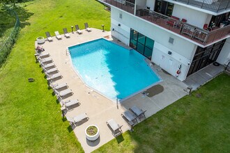 The Meridian Condos in Lakewood, OH - Building Photo - Building Photo