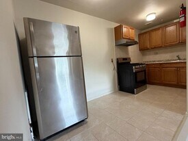 801 West Chester Pike in Havertown, PA - Building Photo