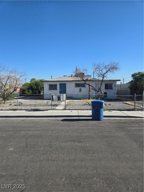 property at 622 W McWilliams Ave
