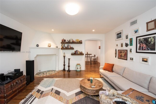 1616 Drexel Ave in Miami Beach, FL - Foto de edificio - Building Photo