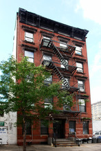 544 W 49th St in New York, NY - Building Photo - Building Photo