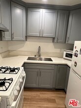 428 S Grand View St in Los Angeles, CA - Building Photo - Building Photo