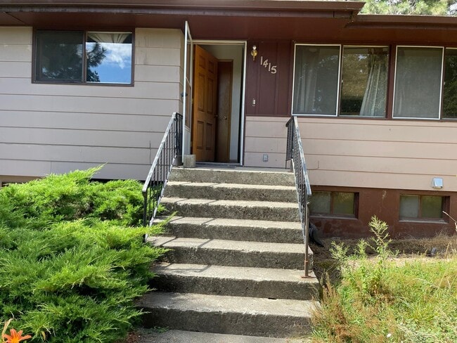 1415 NW Deane St in Pullman, WA - Building Photo - Building Photo