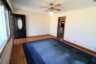 408 S Garfield Ave in Lyons, KS - Foto de edificio - Building Photo