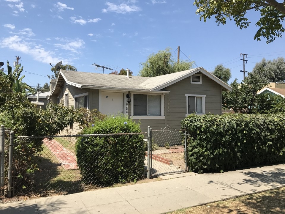 Quadruplex in Santa Monica, CA - Building Photo