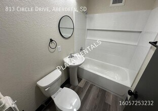 1020 N 2nd St in Aberdeen, SD - Building Photo - Building Photo