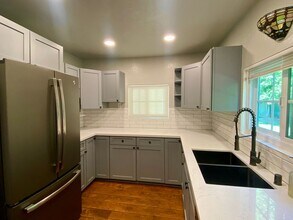 4865 Leeds St in Simi Valley, CA - Building Photo - Building Photo