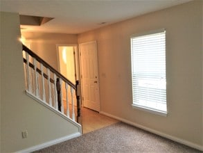 8428 Stratford Ct in Florence, KY - Building Photo - Building Photo
