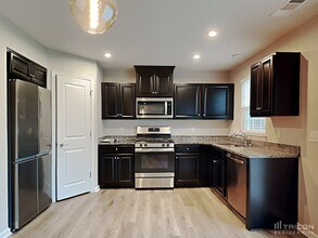 2556 Grove Park Way in Columbia, TN - Building Photo - Building Photo