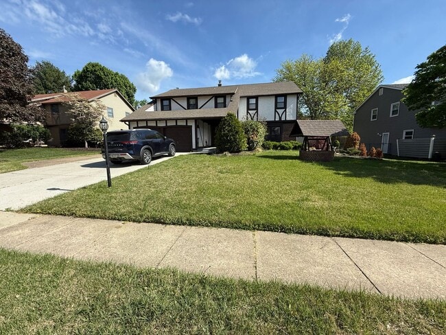 property at 1613 Mayflower Ln