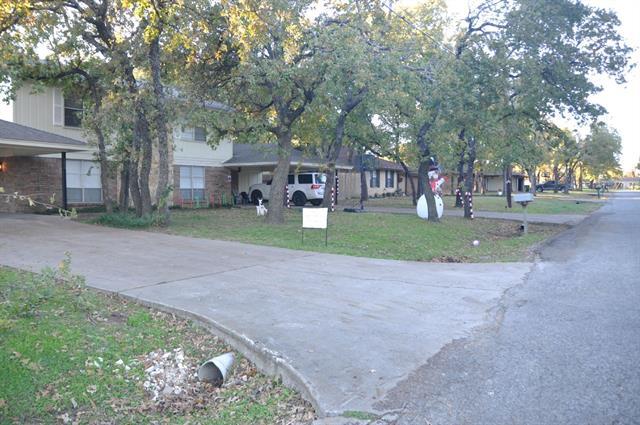 2610 W Highland Dr in Granbury, TX - Building Photo