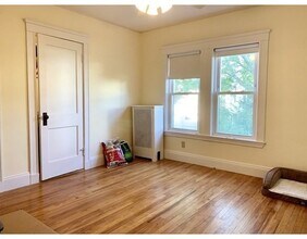 75 Emerald St in Medford, MA - Foto de edificio - Building Photo