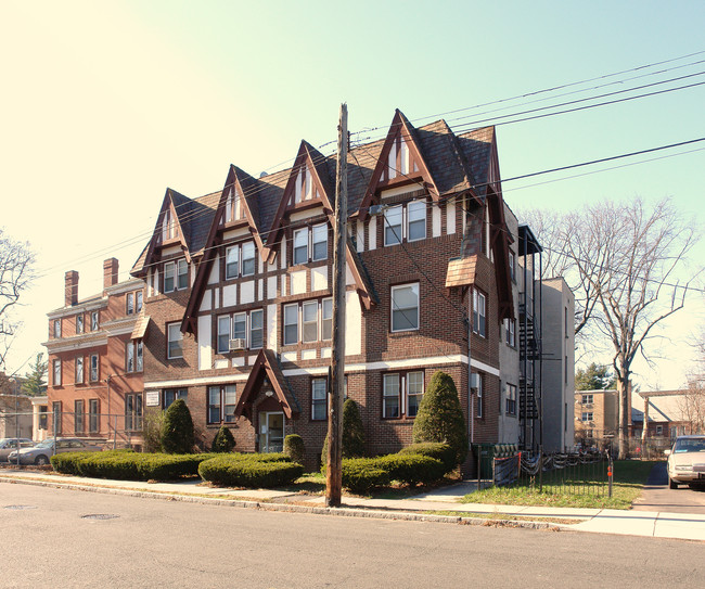 1 Huntington St in Hartford, CT - Building Photo - Building Photo