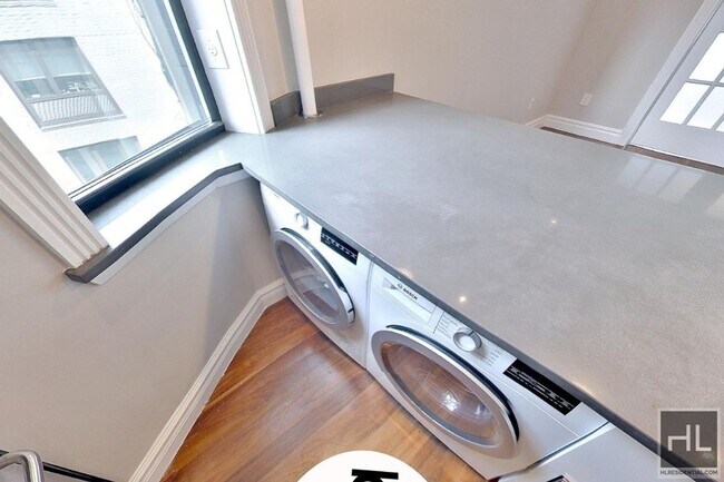 AVE. B in New York, NY - Building Photo - Building Photo