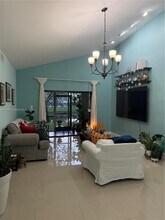 679 Racquet Club Rd in Weston, FL - Building Photo - Building Photo