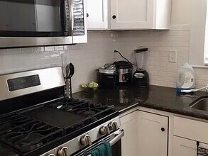 102 W Fulton St, Unit 102 in Stockton, CA - Building Photo - Building Photo