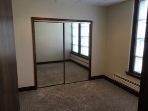 5402 S 77th St in Ralston, NE - Building Photo - Building Photo