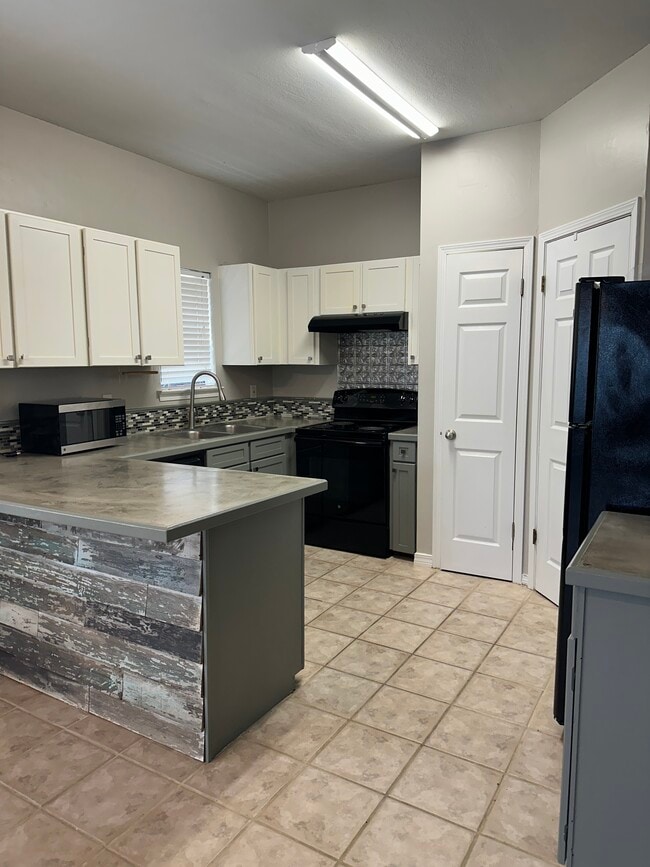 property at 5131 Butter Creek Ln