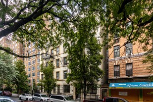 21 E 108th St in New York, NY - Building Photo