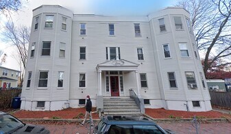 229 Harvard St, Unit 6 in Cambridge, MA - Building Photo