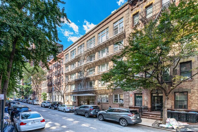 525 E 81st St in New York, NY - Building Photo - Primary Photo