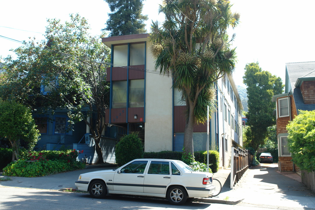 2525 Piedmont Cres in Berkeley, CA - Building Photo