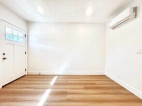 854 Orange Ave in Long Beach, CA - Building Photo - Building Photo