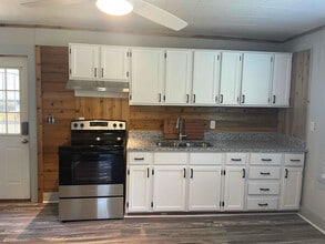 340 Windmill Point Rd in White Stone, VA - Building Photo - Building Photo