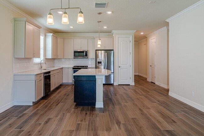 740 S E Boboli Way in Port St. Lucie, FL - Building Photo - Building Photo