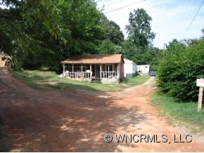 492 New Salem Rd in Swannanoa, NC - Building Photo