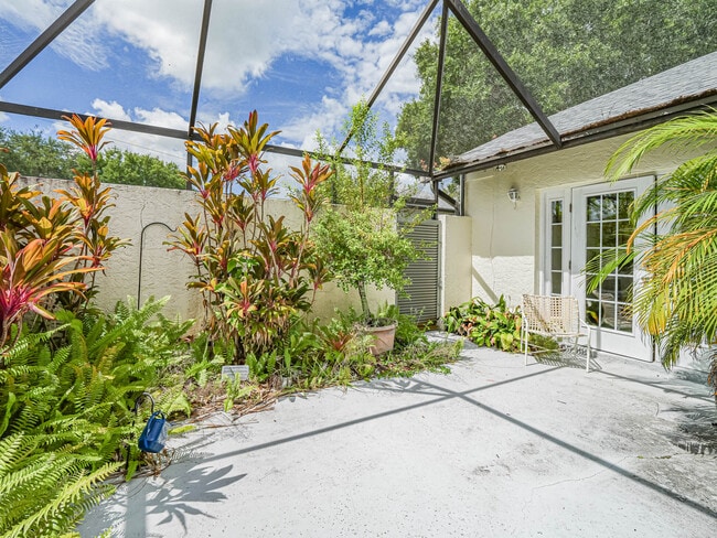 1930 Westhampton Ct in Vero Beach, FL - Building Photo - Building Photo