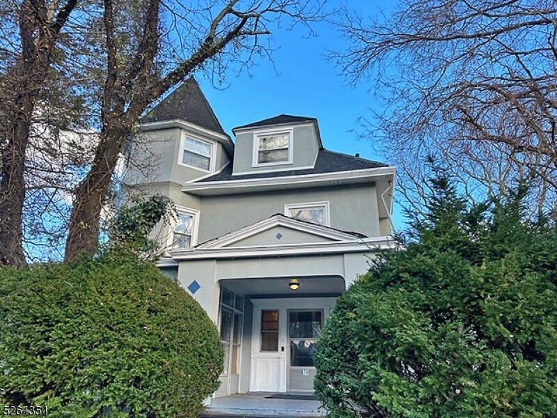 79 Valley Rd in Montclair, NJ - Building Photo