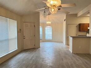 1704 Vista Verde Cir in Carrollton, TX - Building Photo - Building Photo