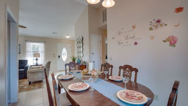 14 S Lake Dr in Savannah, GA - Building Photo - Building Photo