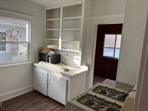 1310 S Jackson St in Jackson, MI - Foto de edificio - Building Photo