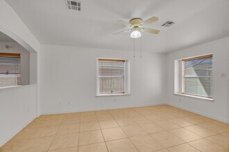 2558 Vernell Way in Round Rock, TX - Foto de edificio - Building Photo