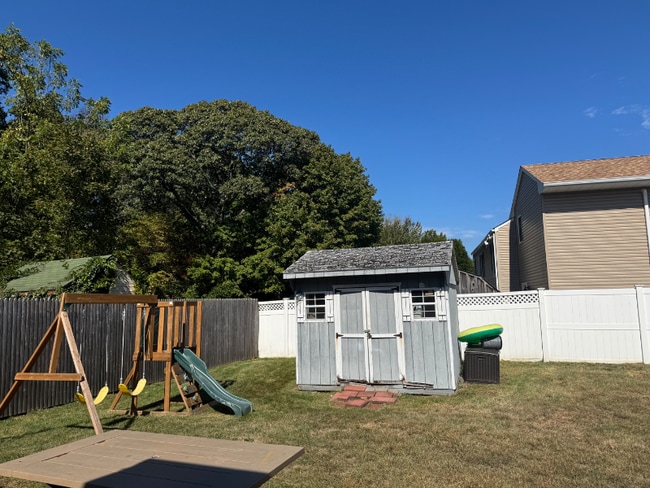 1239 August Rd in North Babylon, NY - Building Photo - Building Photo