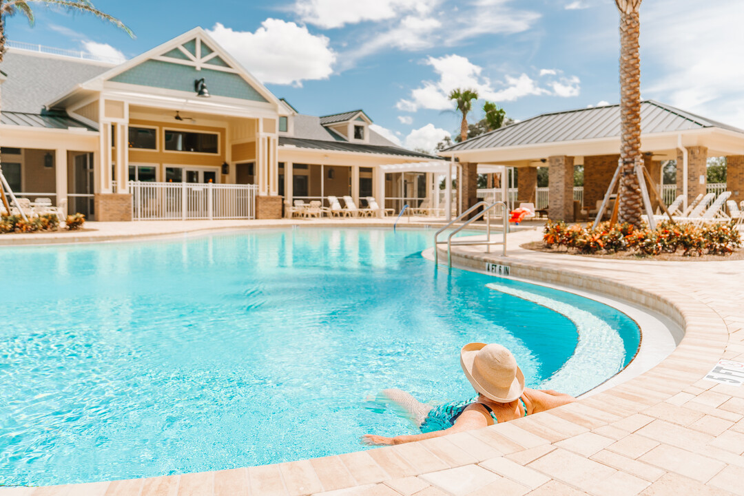 The Lofts at Brownwood in the Villages, FL - Foto de edificio