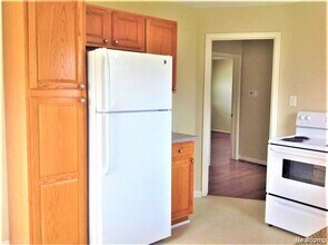 9906 Shadyside St in Livonia, MI - Building Photo - Building Photo