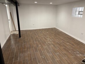 7744 S Clyde Ave in Chicago, IL - Building Photo - Building Photo